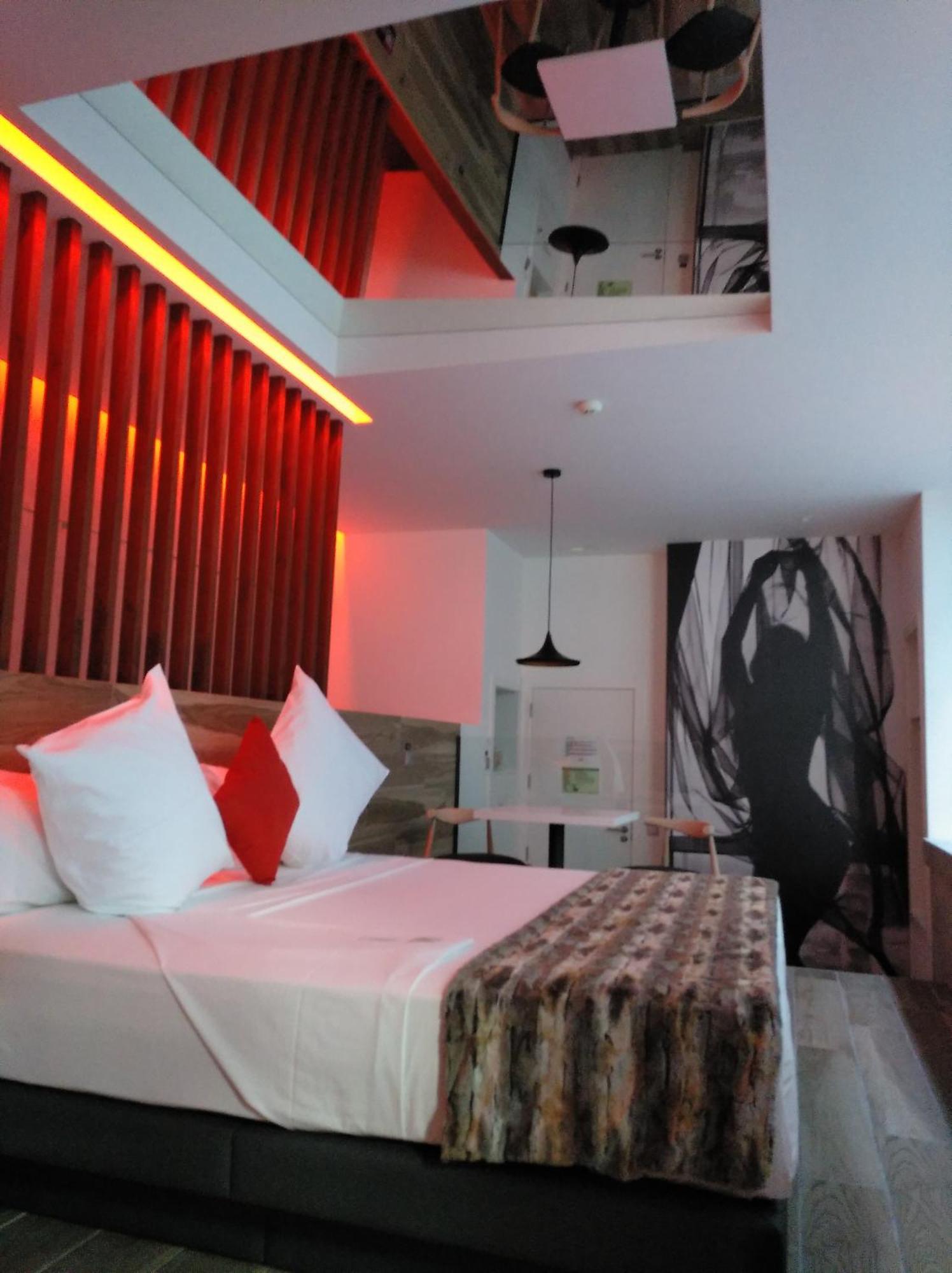 Hotel Loob Valencia Mislata Bagian luar foto